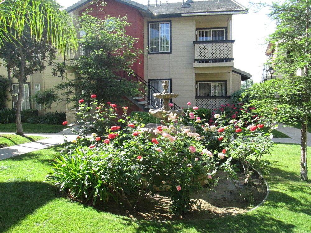 Whispering Meadows Apartments Бейкерсфилд Экстерьер фото
